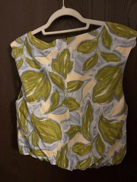 NWT Olivia By Livro Bubble Top - Picture 4 of 9